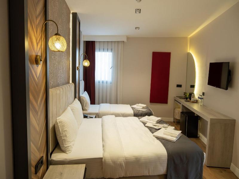Linda Port Hotel image