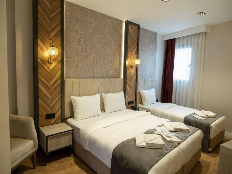Linda Port Hotel image