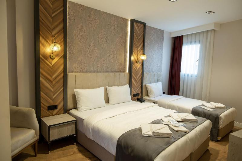 Linda Port Hotel image
