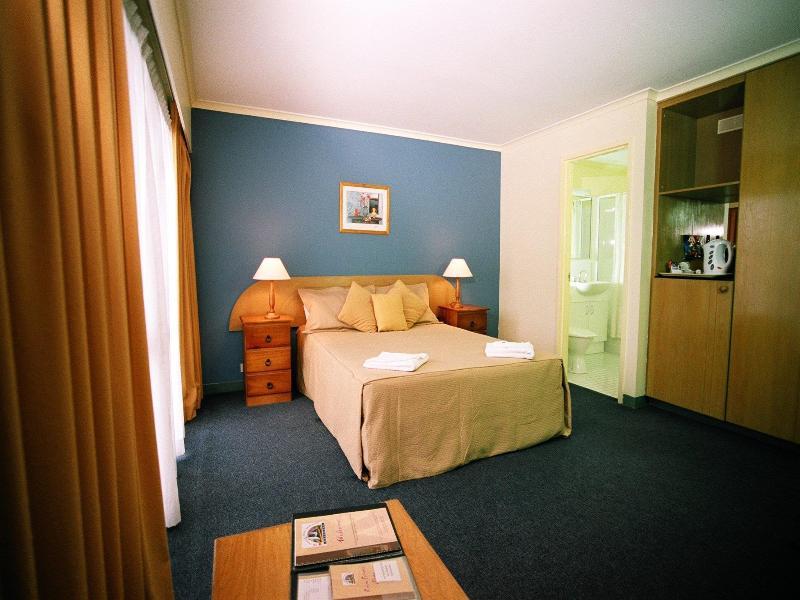Mt Ommaney Hotel Apartments image