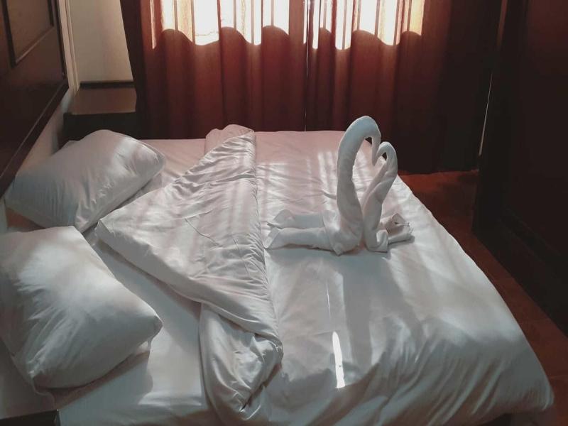 Al Nujoom Hotel Suites image