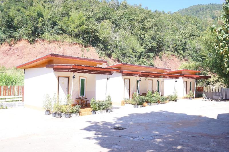 Ing Phu Resort image