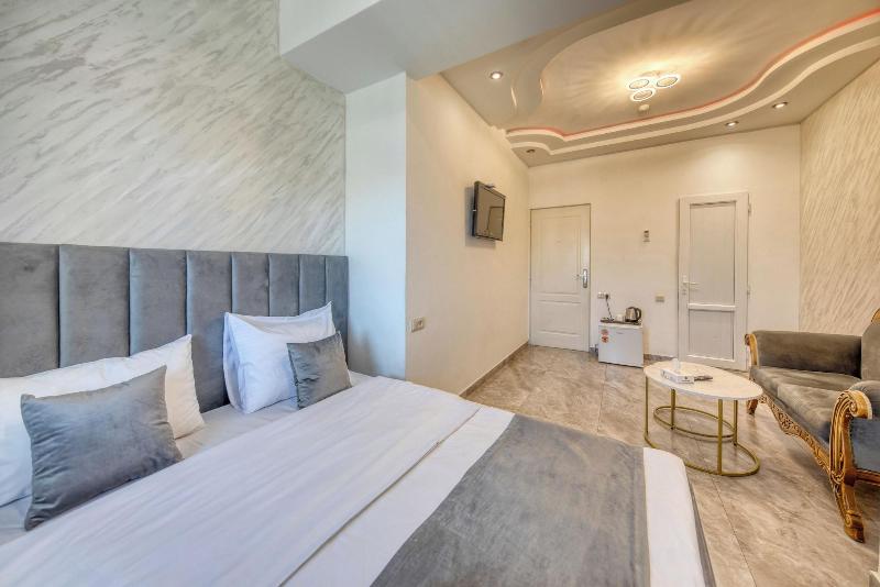 Aleppo Hotel image
