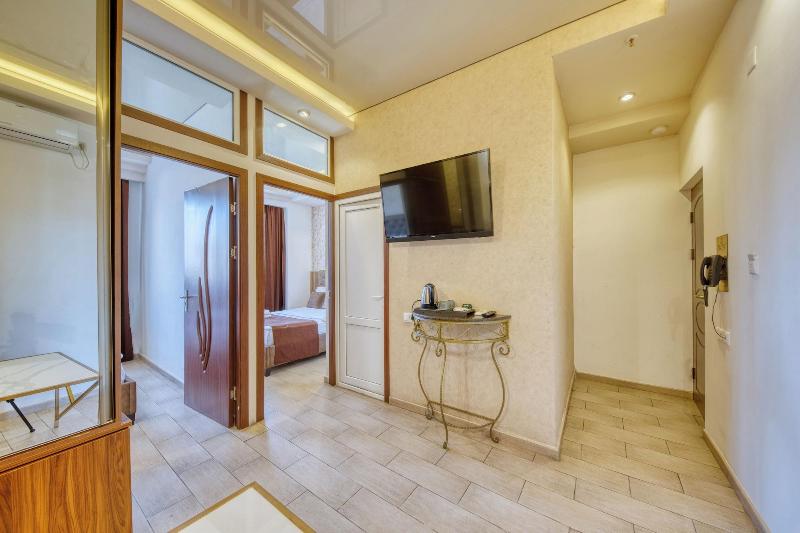 Aleppo Hotel image