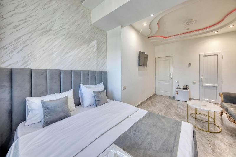 Aleppo Hotel image