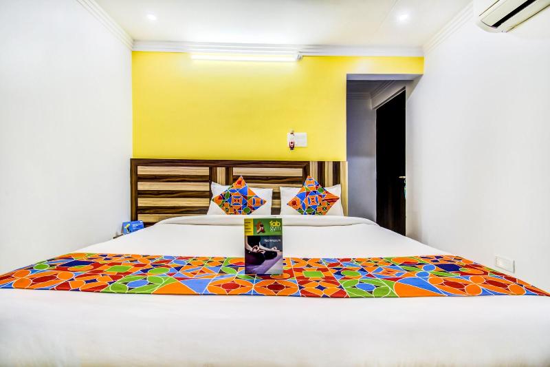 Fabhotel Grand Sheela 3