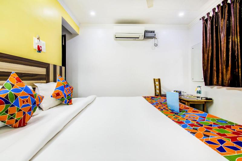 Fabhotel Grand Sheela 4