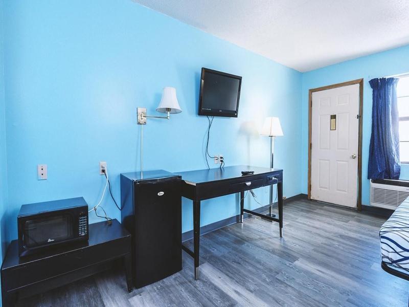 Sky Palace Inn Suites Wellington