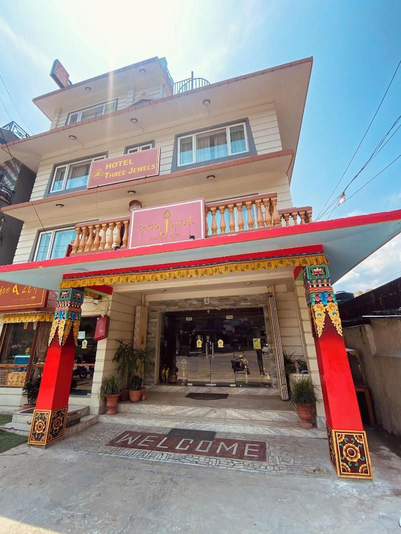 Three Jewels Boutique Hotel image