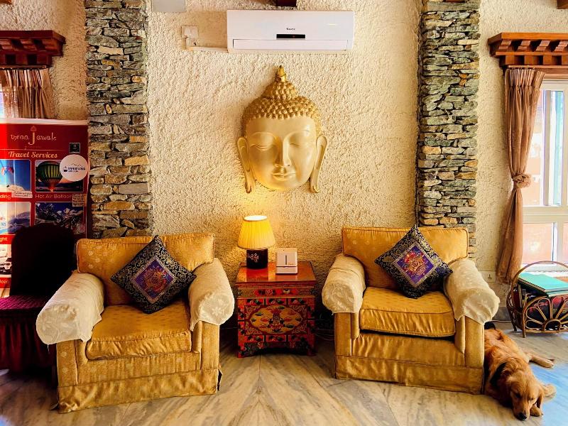 Three Jewels Boutique Hotel image
