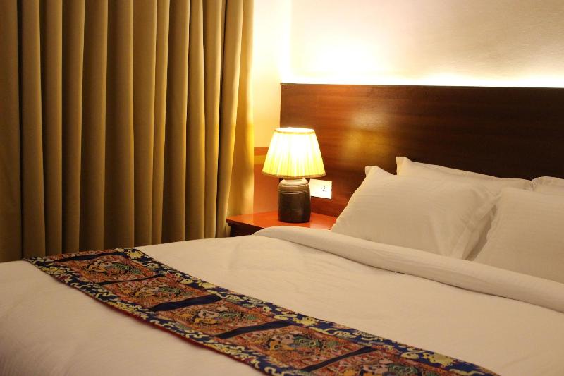 Three Jewels Boutique Hotel image