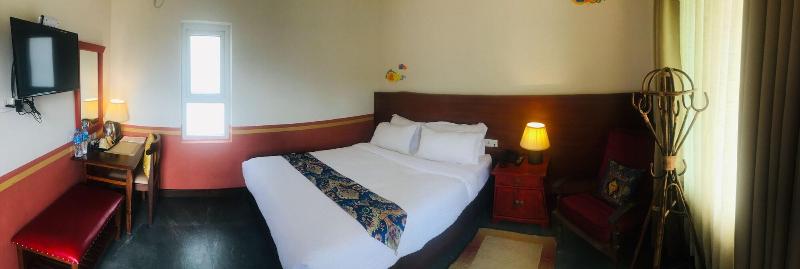 Three Jewels Boutique Hotel image