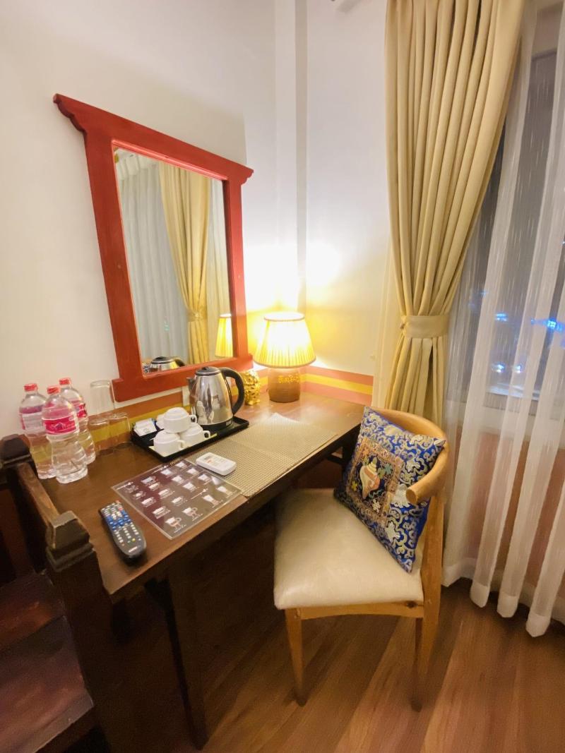 Three Jewels Boutique Hotel image