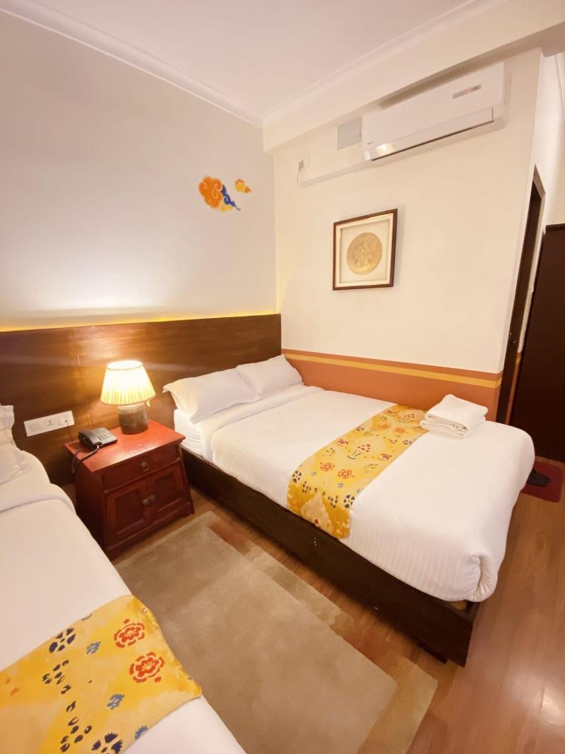 Three Jewels Boutique Hotel image