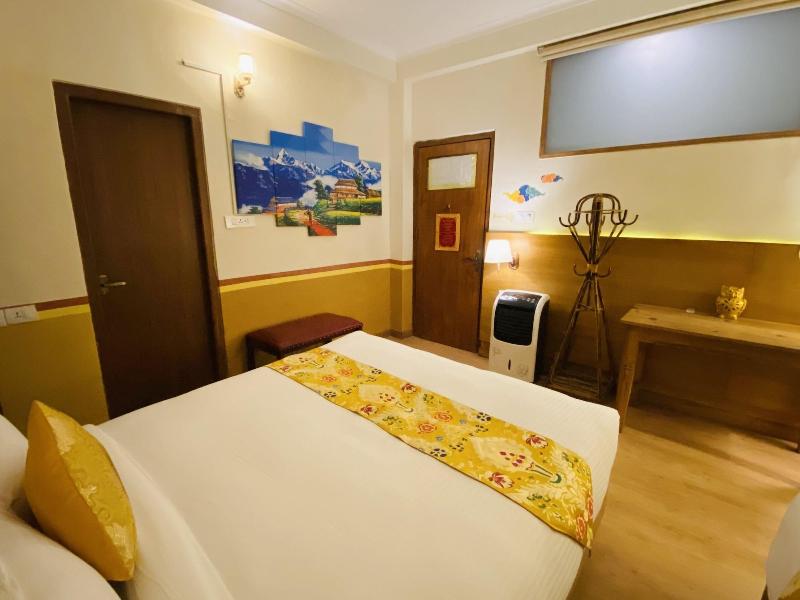 Three Jewels Boutique Hotel image