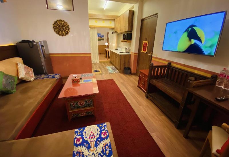 Three Jewels Boutique Hotel image