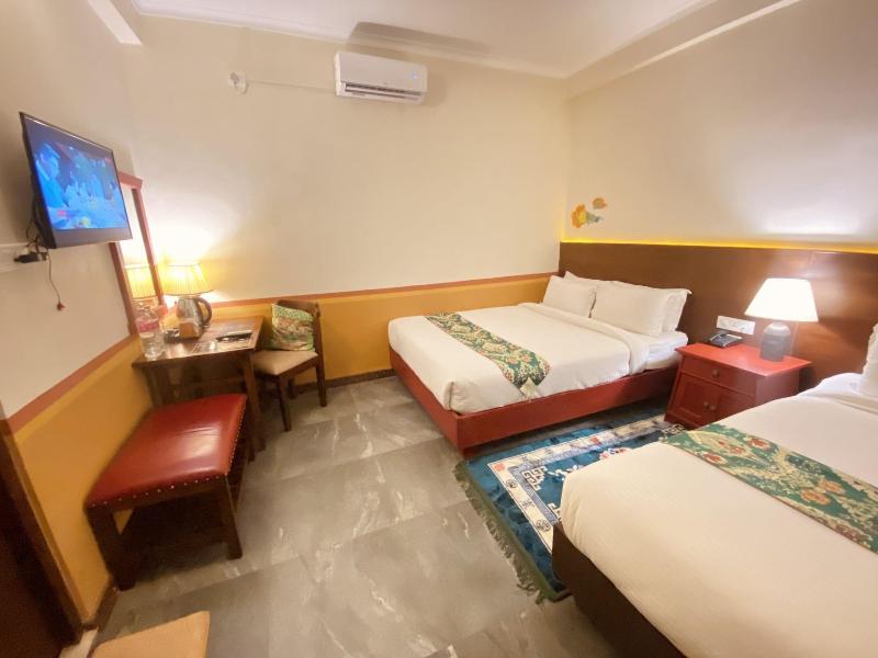 Three Jewels Boutique Hotel image