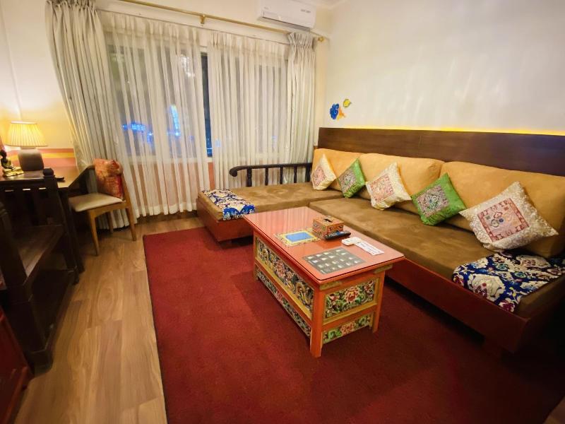 Three Jewels Boutique Hotel image