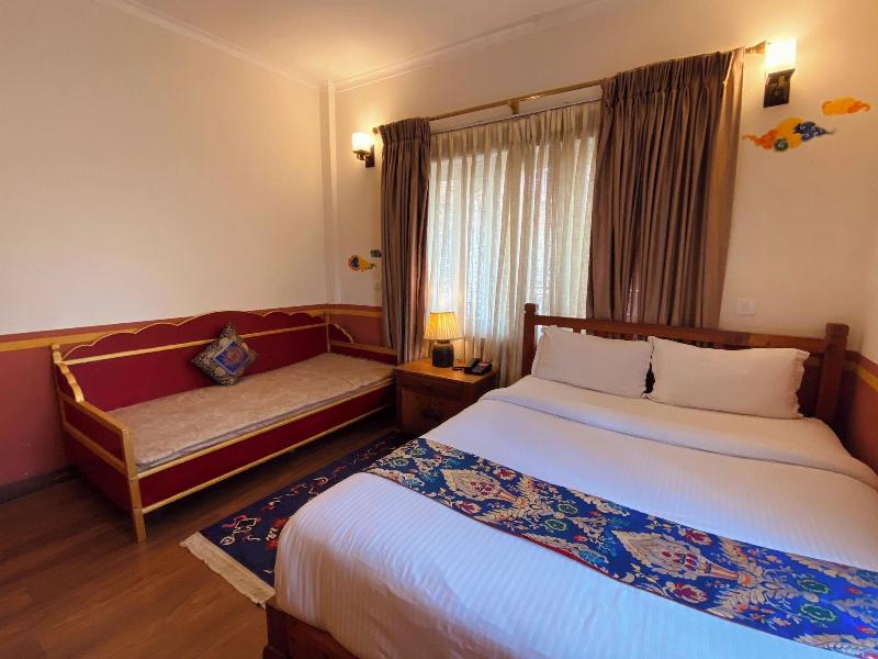 Three Jewels Boutique Hotel image