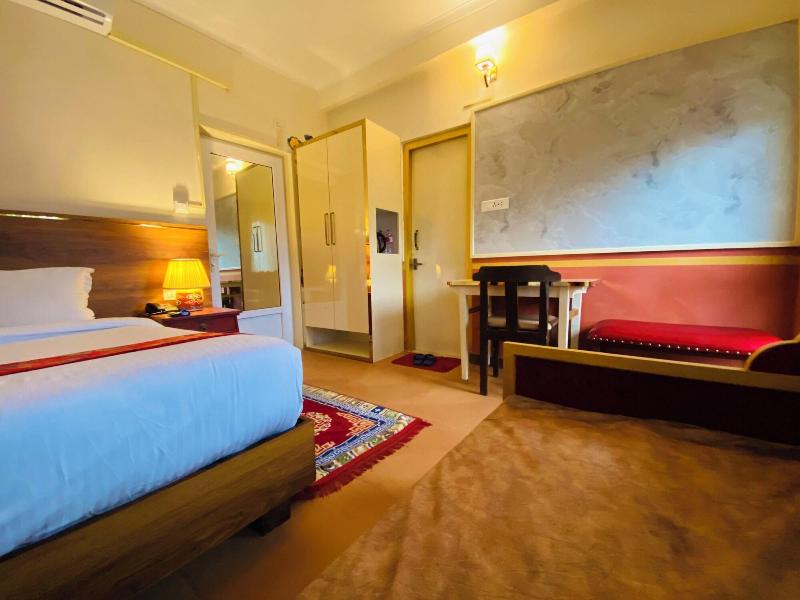 Three Jewels Boutique Hotel image
