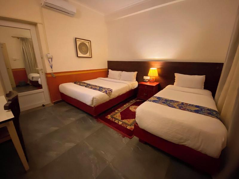 Three Jewels Boutique Hotel image