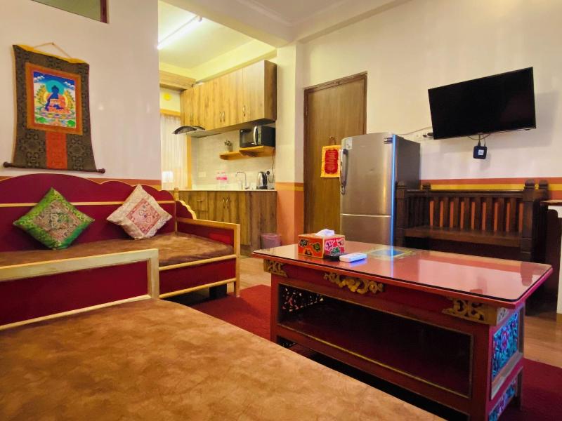 Three Jewels Boutique Hotel image