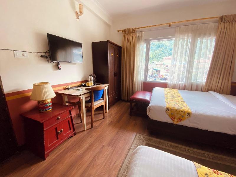 Three Jewels Boutique Hotel image