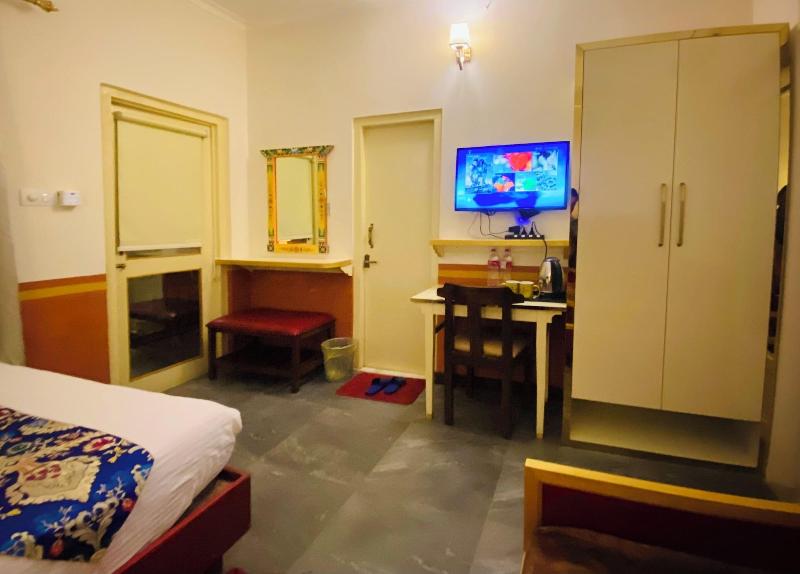 Three Jewels Boutique Hotel image