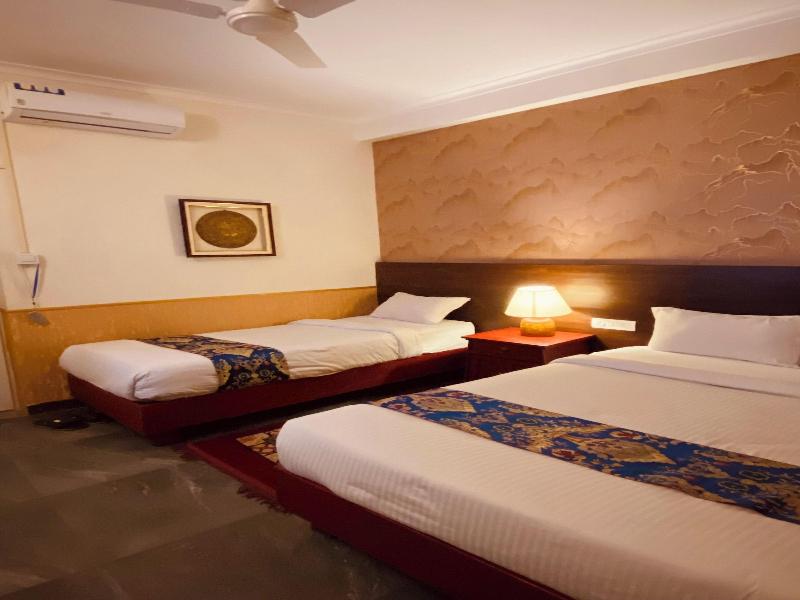 Three Jewels Boutique Hotel image