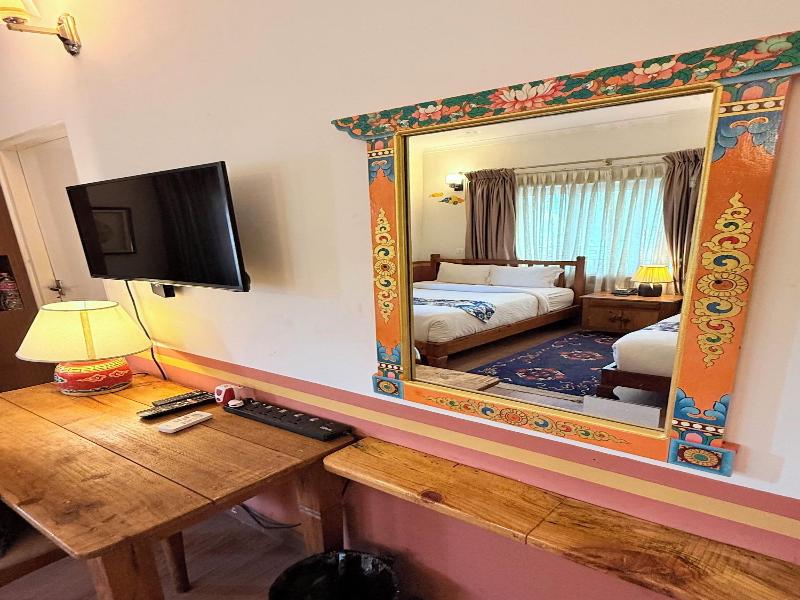Three Jewels Boutique Hotel image