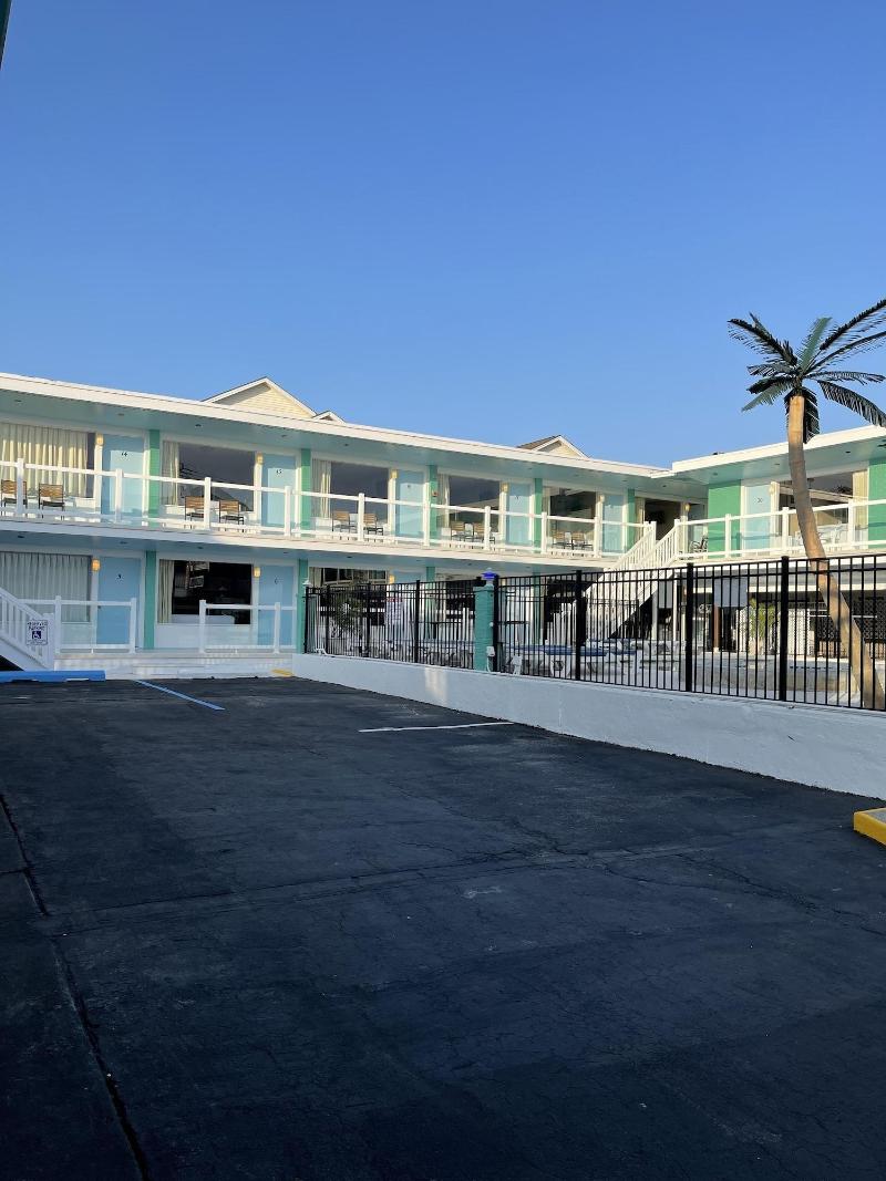 Mango Motel image
