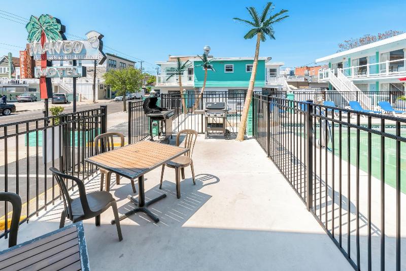 Mango Motel image