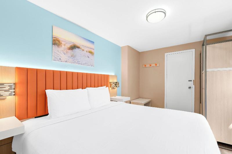 Mango Motel image