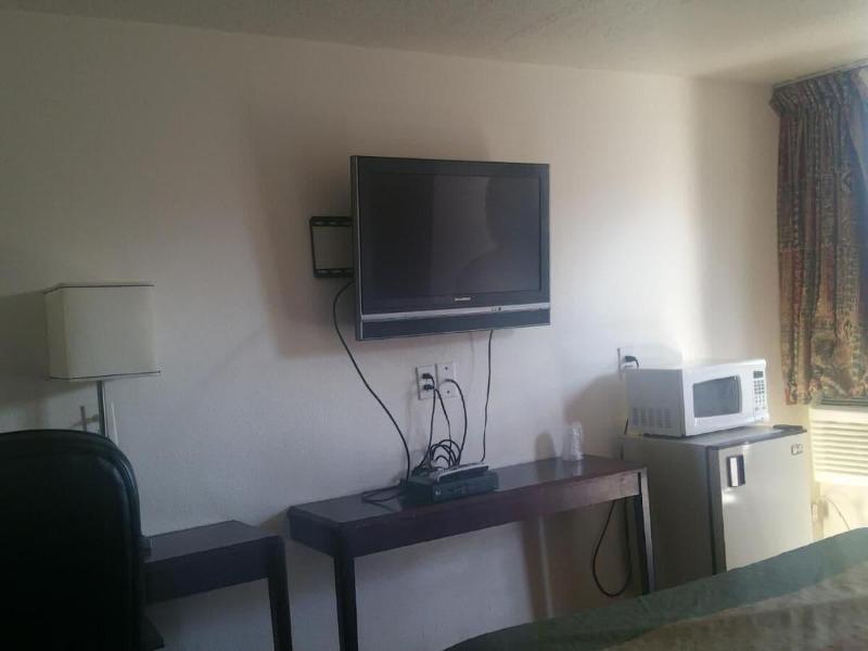 Townhouse Del Rancho Motel image