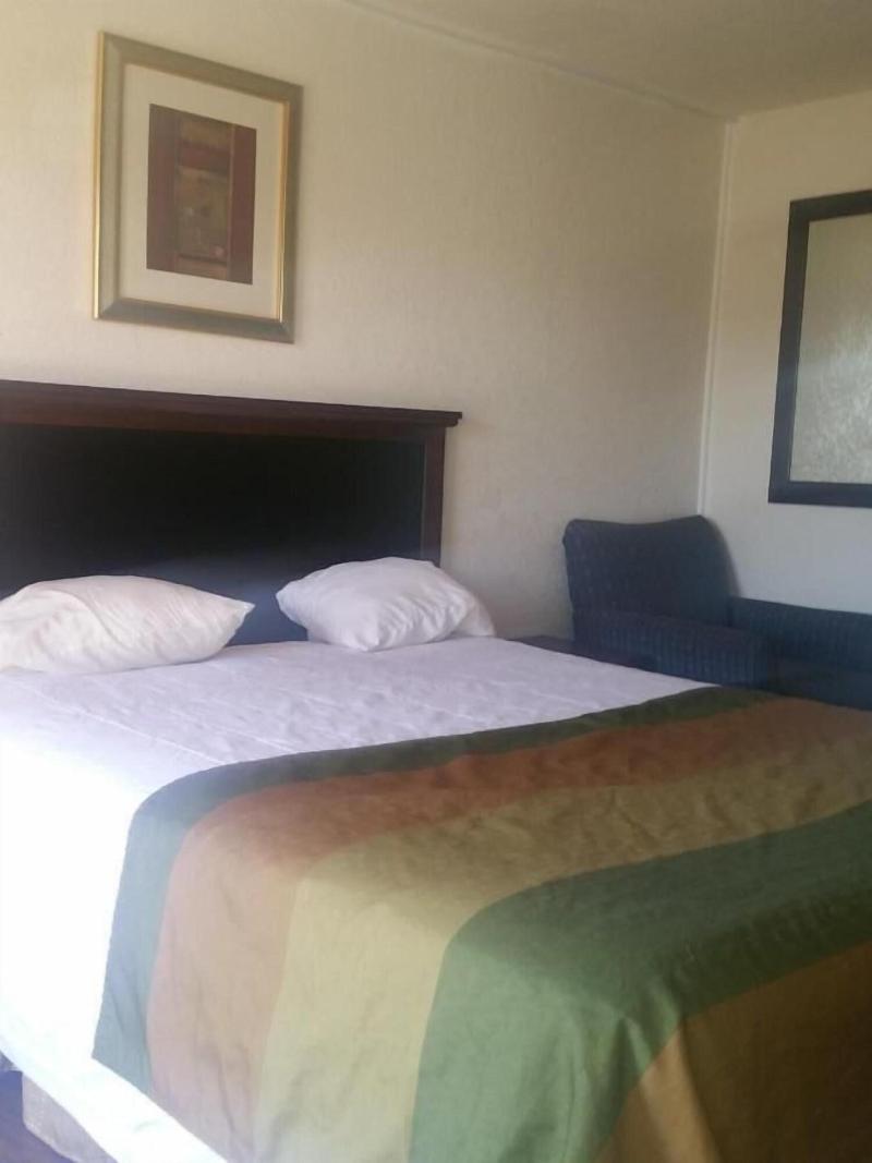 Townhouse Del Rancho Motel image