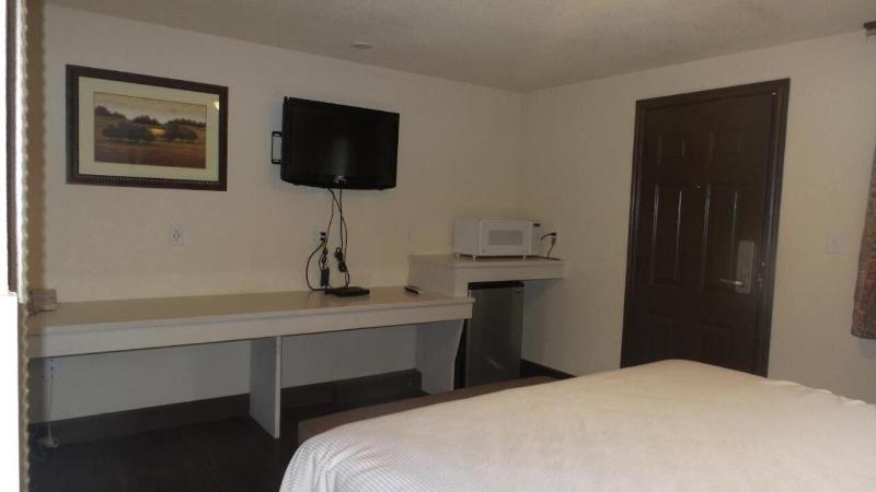 Townhouse Del Rancho Motel image