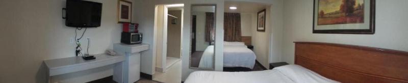 Townhouse Del Rancho Motel image
