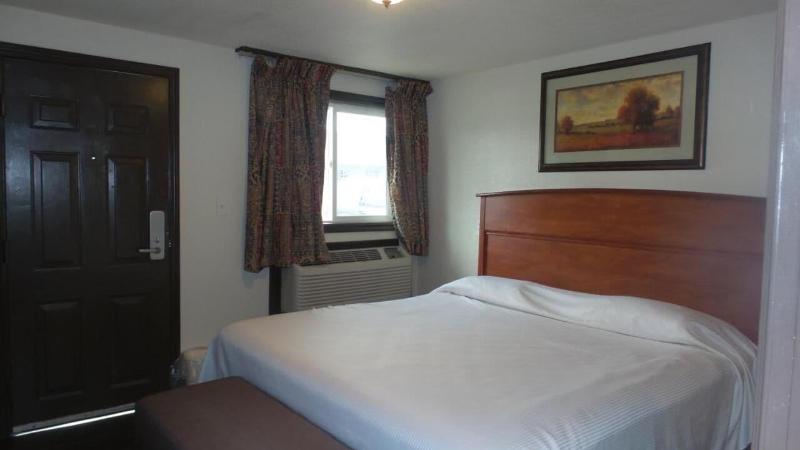 Townhouse Del Rancho Motel image