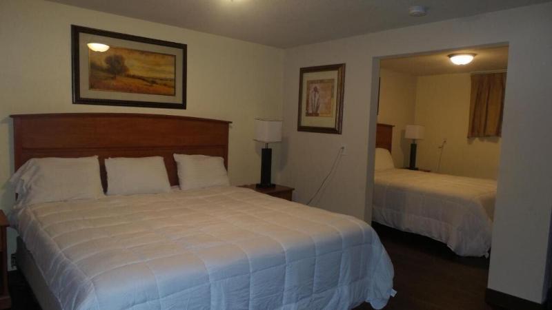 Townhouse Del Rancho Motel image