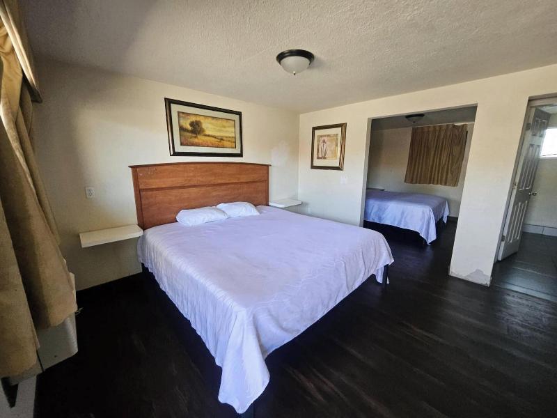 Townhouse Del Rancho Motel image