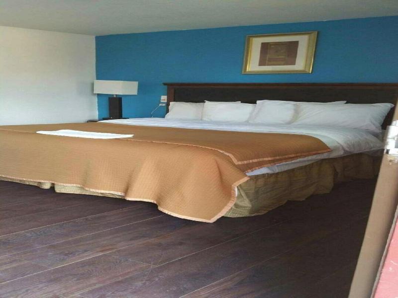 Townhouse Del Rancho Motel image