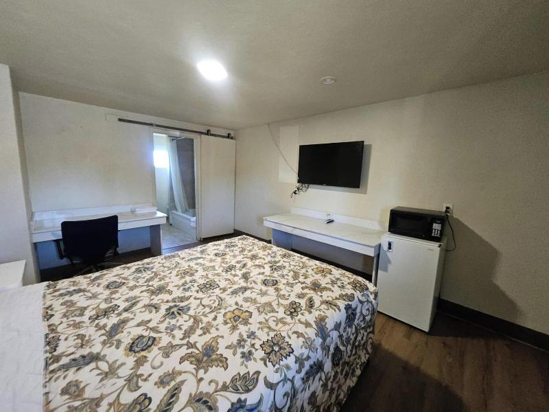 Townhouse Del Rancho Motel image