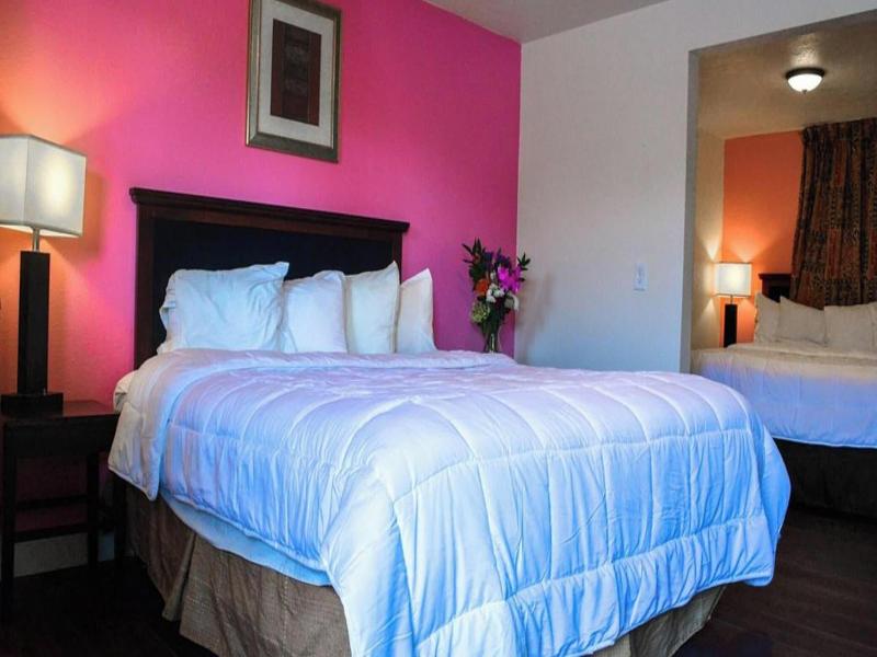 Townhouse Del Rancho Motel image