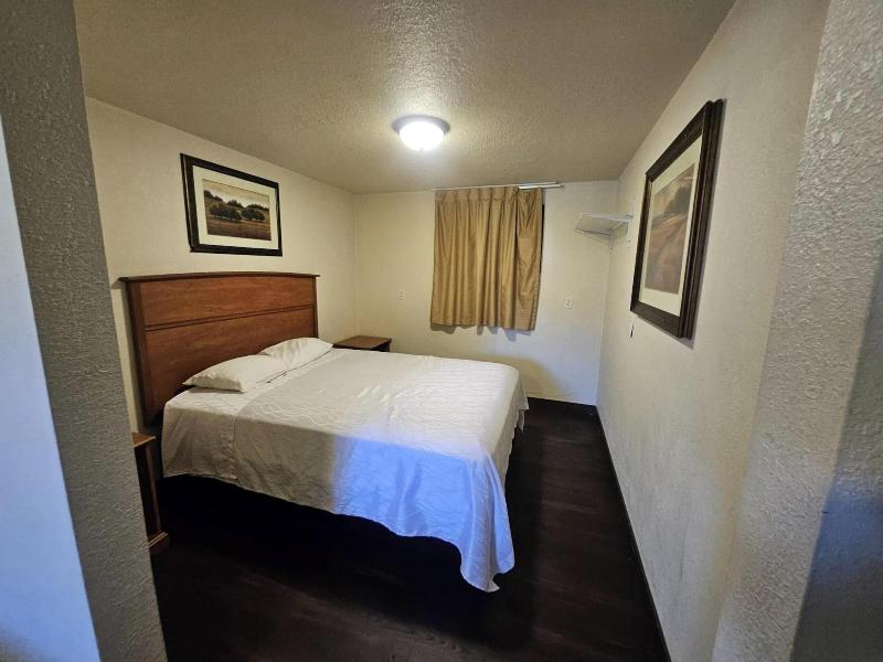 Townhouse Del Rancho Motel image