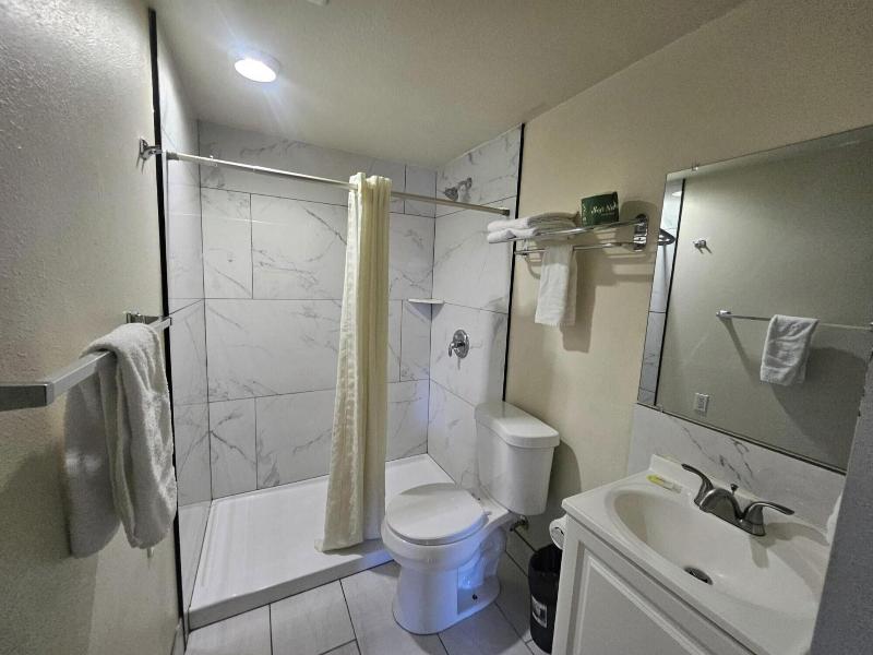 Townhouse Del Rancho Motel image