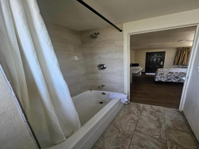 Townhouse Del Rancho Motel image
