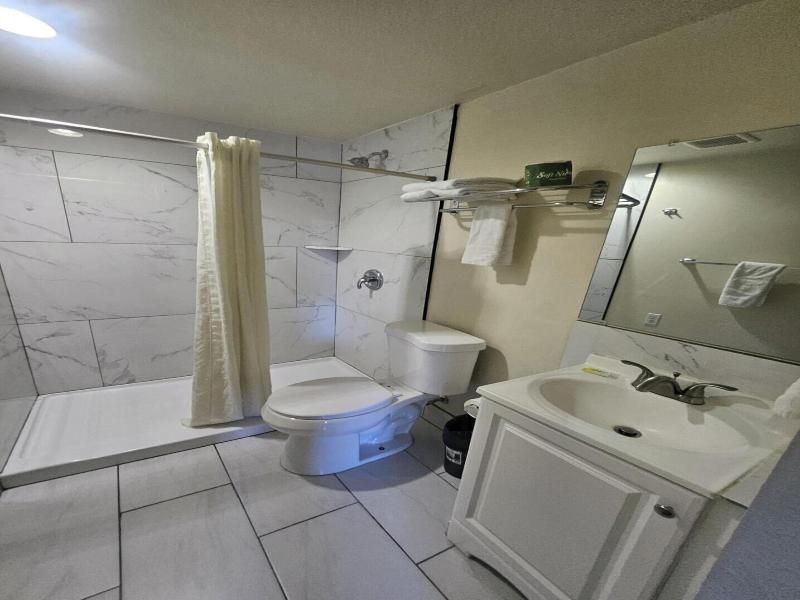 Townhouse Del Rancho Motel image