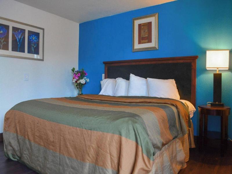Townhouse Del Rancho Motel image
