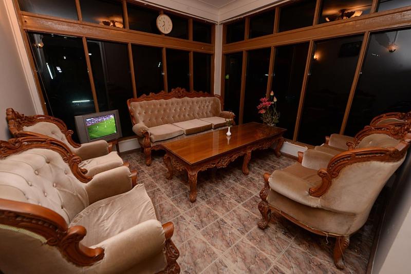 Min Nandar Garden Hotel image