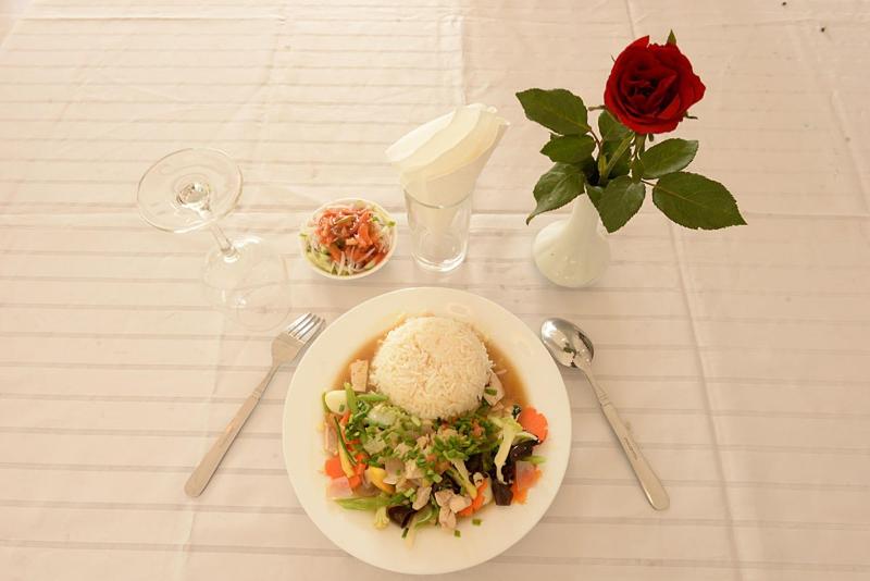 Min Nandar Garden Hotel image